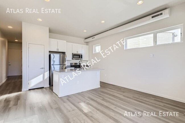 Building Photo - 3830 Olive St