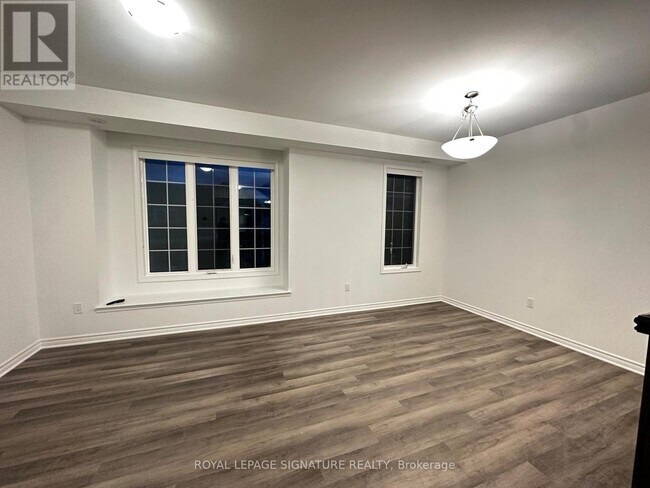 Photo du bâtiment - 1259 Lily Cres