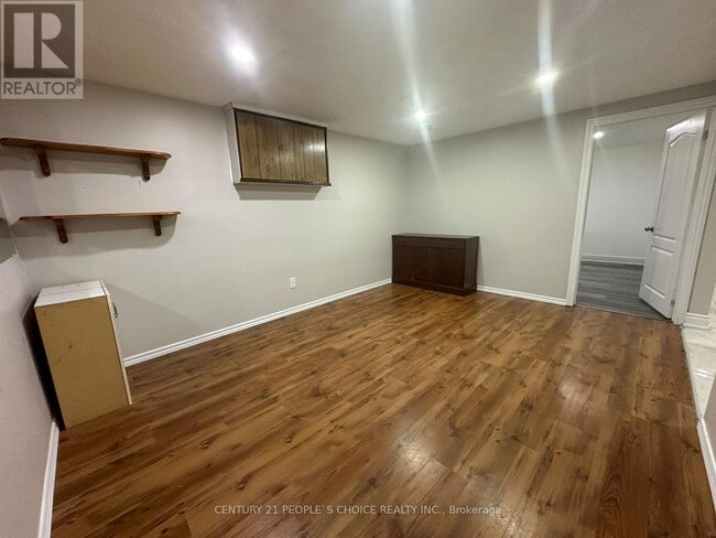 Building Photo - 1129 Langs Cir