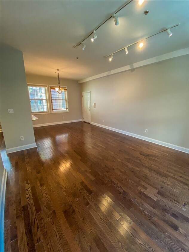 Primary Photo - 100 Garden St