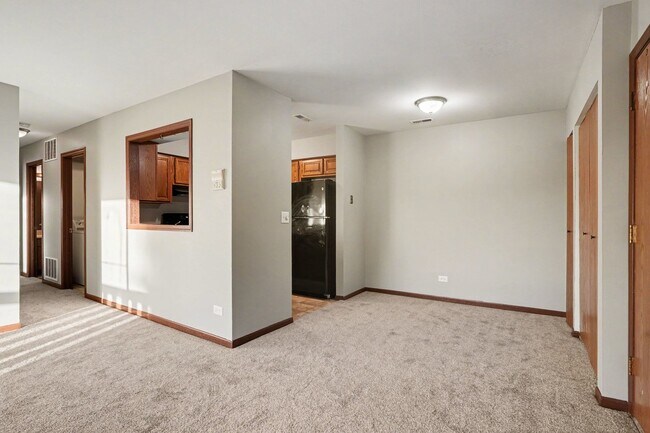 Building Photo - 219 Uteg St