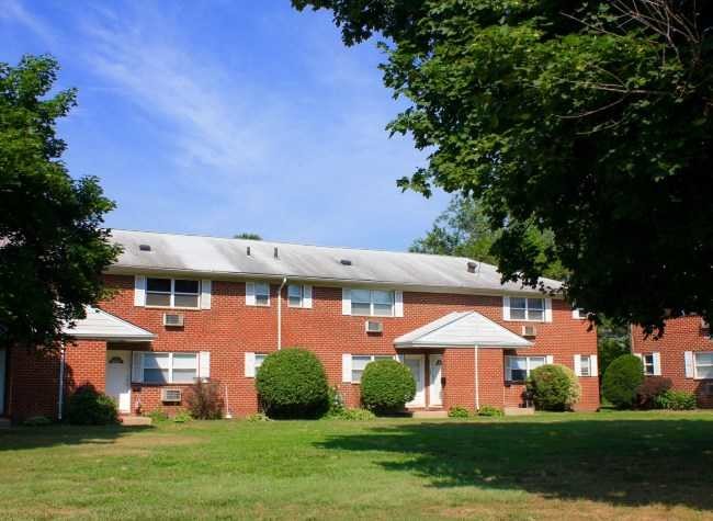 Building Photo - Gatehouse Apartment