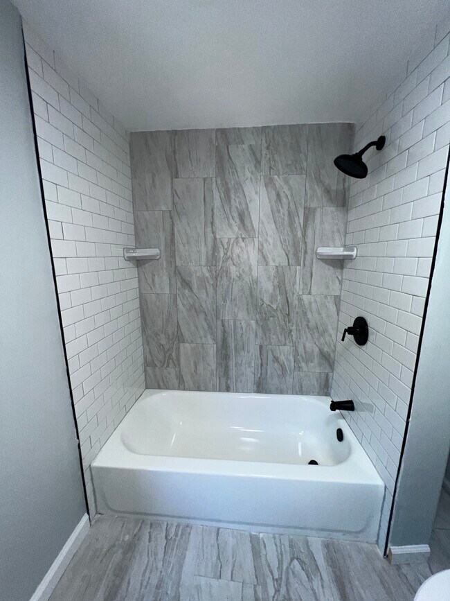 Foto del edificio - 2621 Price St