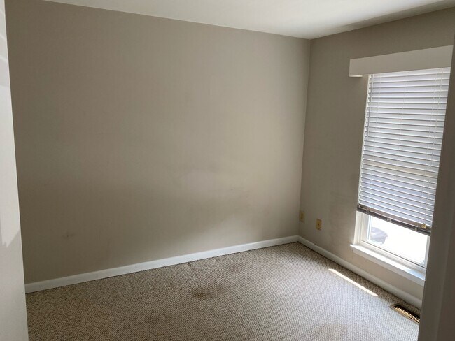 Building Photo - 7218 Woods Crossing Dr