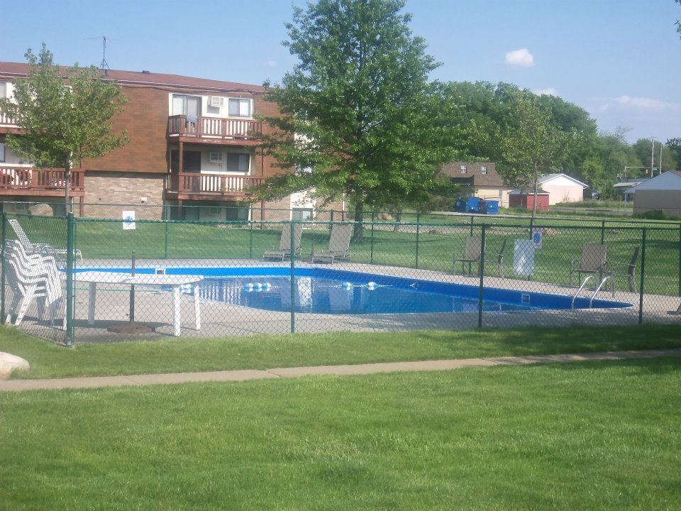 piscina - Pinebrook Tower Apartments