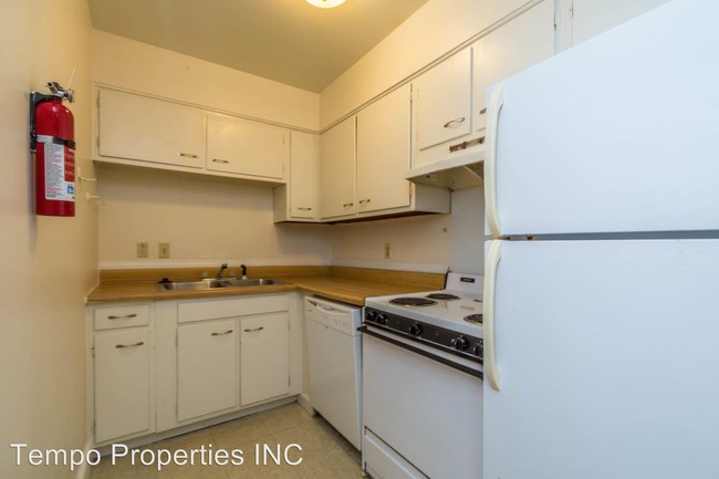 Foto del edificio - 413 E 8th St