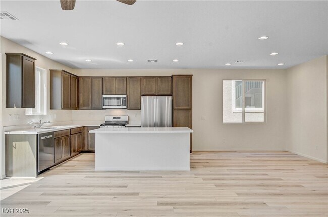 Foto del edificio - 8929 Pebble Sand St