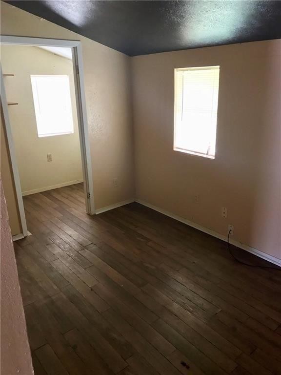 Building Photo - 408 E 9th St