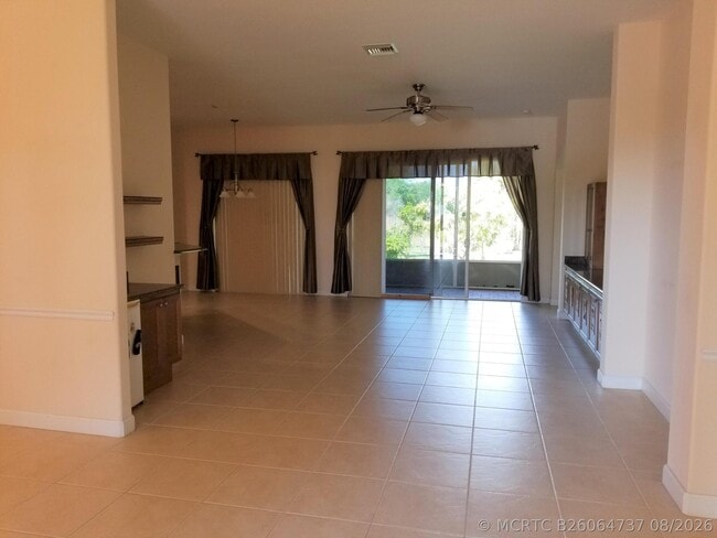 Foto del edificio - 2024 SW Driftwood St