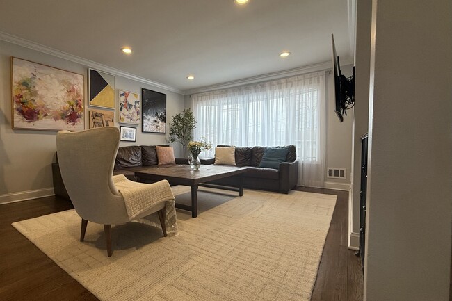 Building Photo - 9 Gibbs Rd