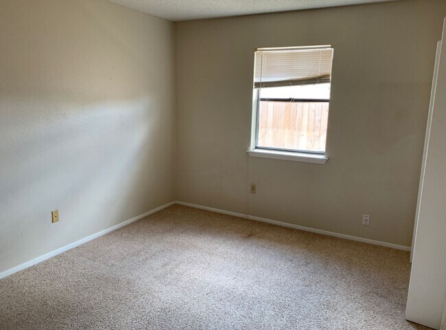 Foto del edificio - 1601 Windward Dr