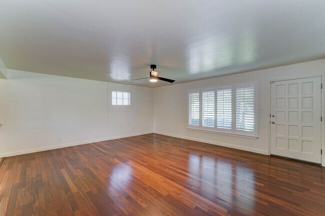Building Photo - READY TO VIEW NOW! Stylish 4-Bed Arcadia L...