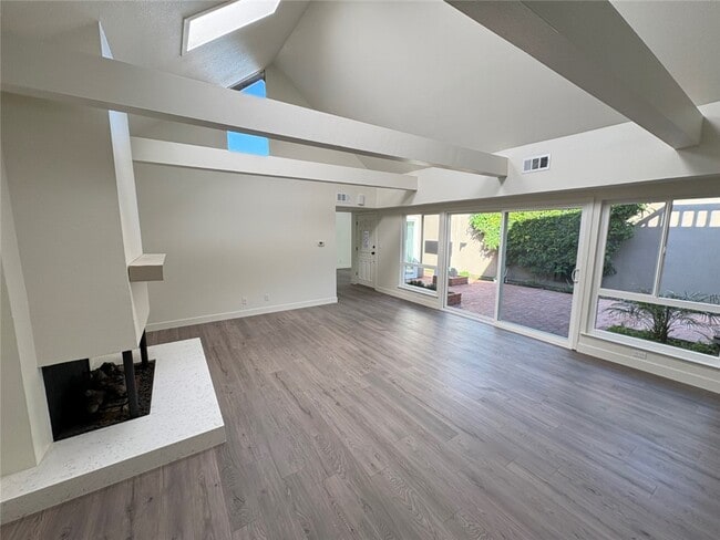 Foto del edificio - 310 Corsair Way