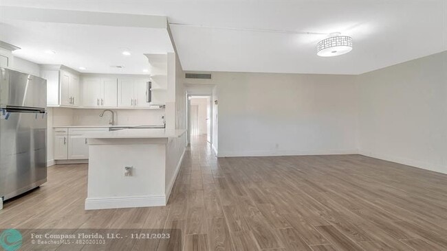 Building Photo - 213 Saxony Ln