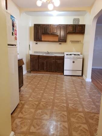 Foto del edificio - 102 STREET