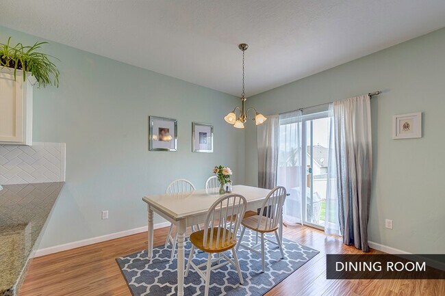 Foto del edificio - 4253 Cresthaven Ln