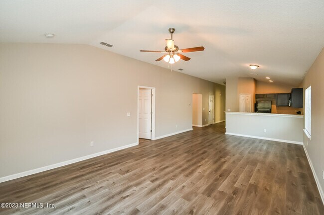 Foto del edificio - 5656 Village Pond Cir