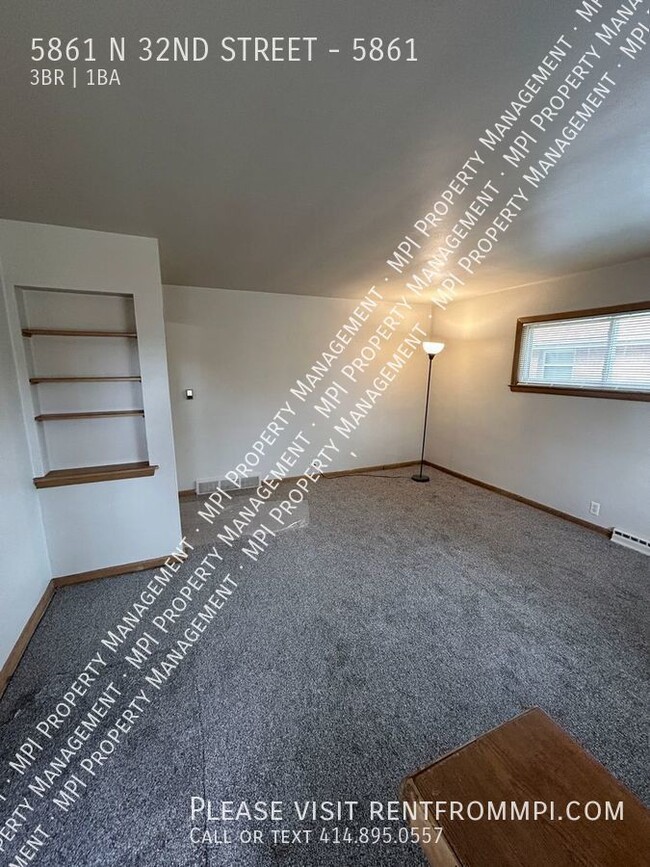 Foto del edificio - 5861 N. 32nd Street - 3 Bedroom Lower