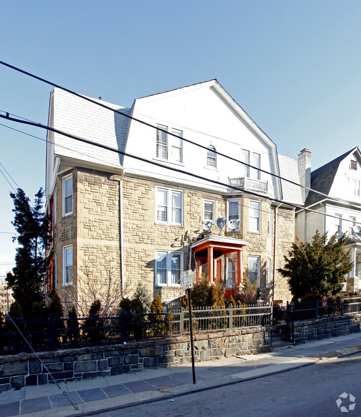 Primary Photo - 33 Morris St