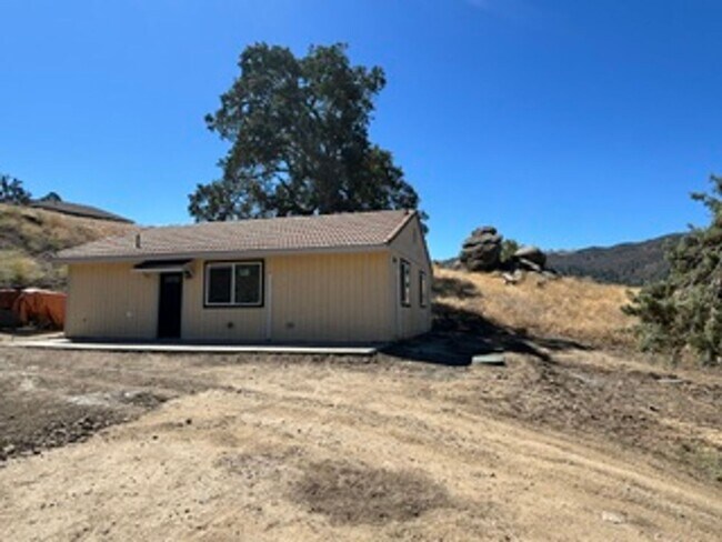 Foto del edificio - Charming Bear Valley Springs Home With A View!