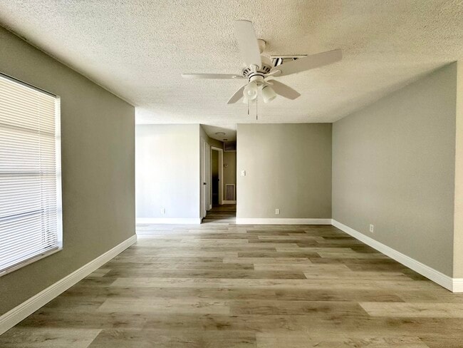 Foto del edificio - 4371 NW 1st Terrace