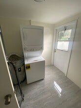 Building Photo - 3310 17th Ave S