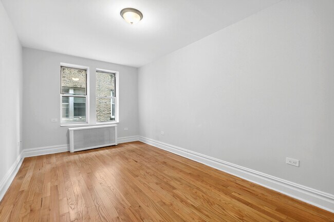 Foto del edificio - 15608 Riverside Dr W