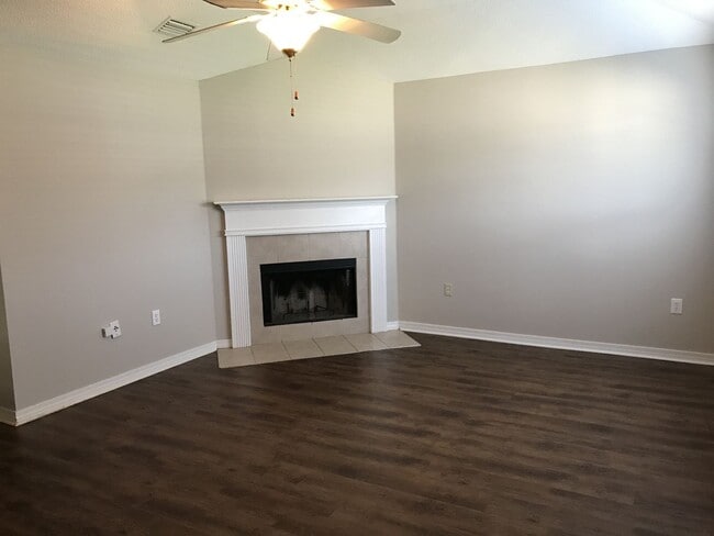 Building Photo - 3 Bedroom Home in a Great Daphne Neighborhood