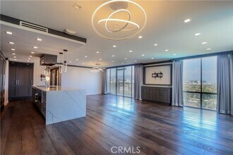 Building Photo - 2160 Century Pk E