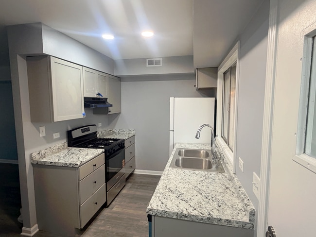 Foto del edificio - 6203 Kit Carson Dr