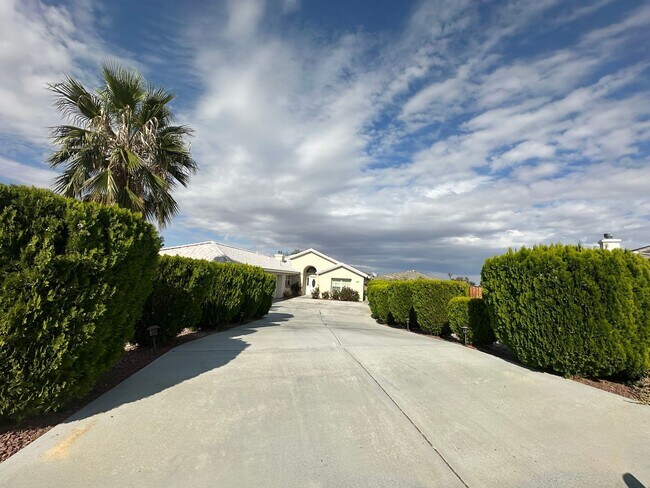 Building Photo - Welcome to this 5 Bedroom 3 Bath Home!