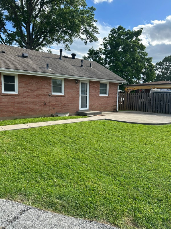 Building Photo - 7201 Lorenzo Ln