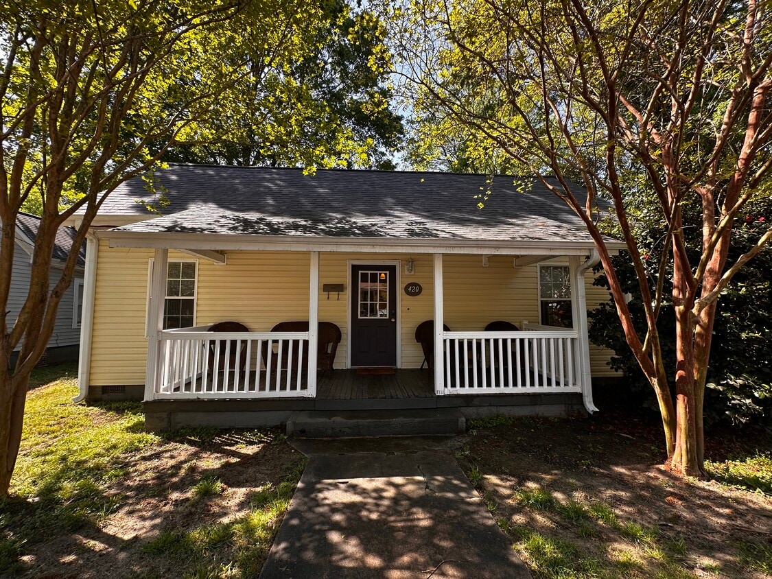 Primary Photo - 420 Harris St
