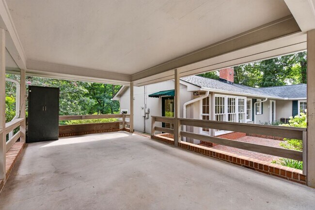 Building Photo - 113 Forest Ln