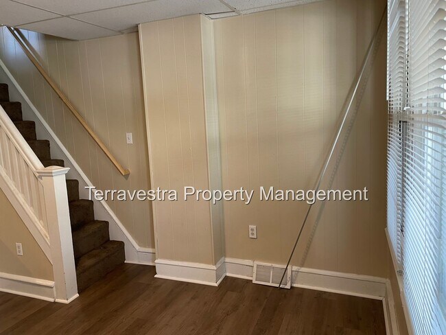 Building Photo - Single Family Home in Gloucester City