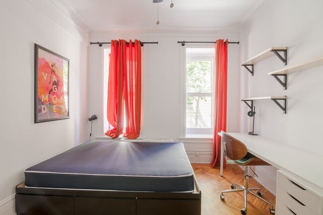 Building Photo - 1245 Rue St Marc
