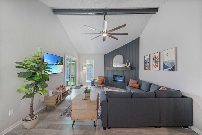 Building Photo - 11906 Blueridge Mountains Dr