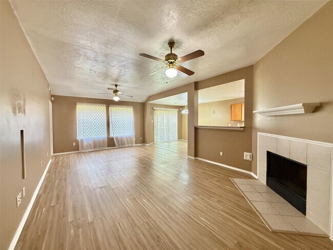 Foto del edificio - 17318 Glenmorris Dr