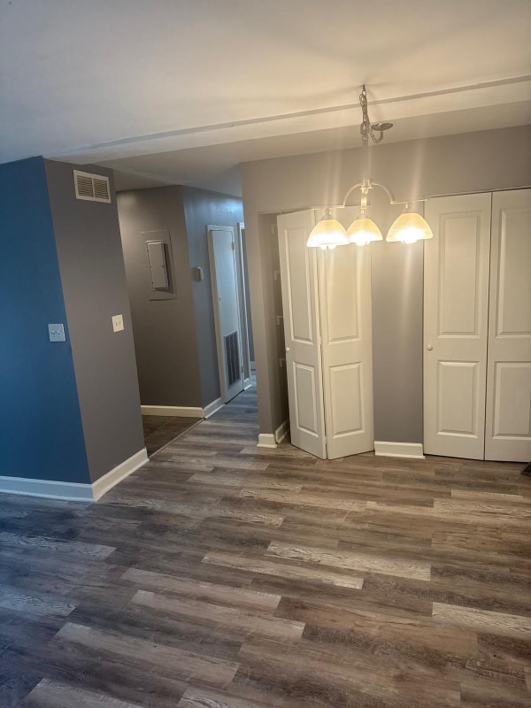 Photo - 406 Girard St House