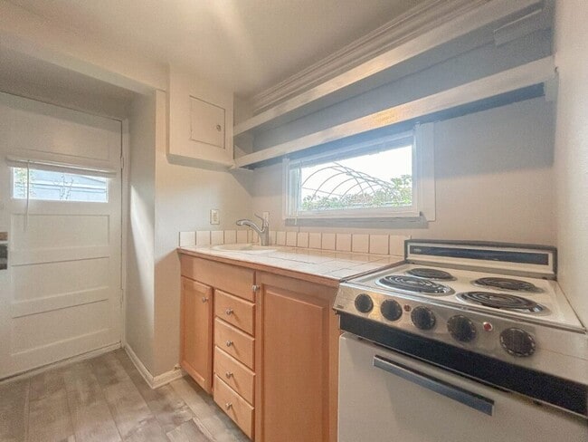 Building Photo - 6506-6509 NE 66th Ave