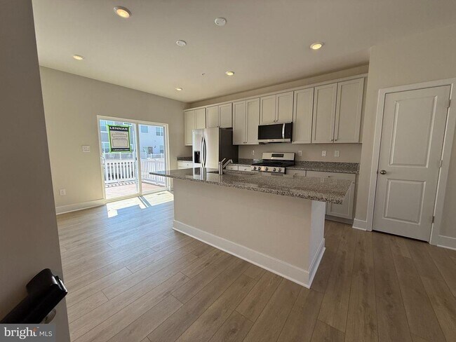 Foto del edificio - 7815 Barrensdale Rd