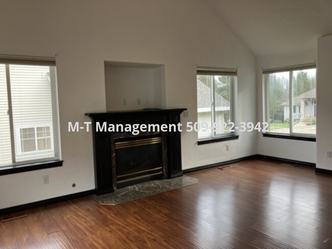 Building Photo - Shelley Lake 3+ BR/3.5 bath house