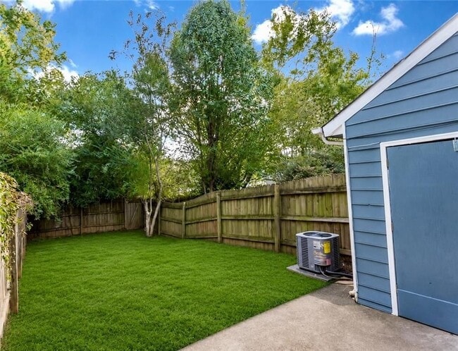 Building Photo - 1405 Kennesaw Trace Ct