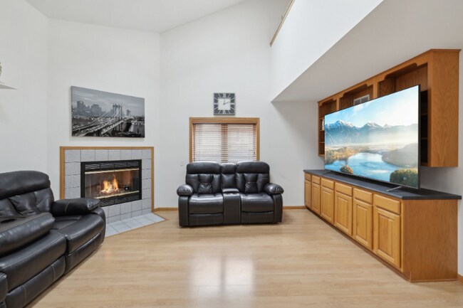 Foto del edificio - 1216 N High Point Rd