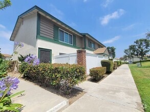 Building Photo - 8238 Henderson Green