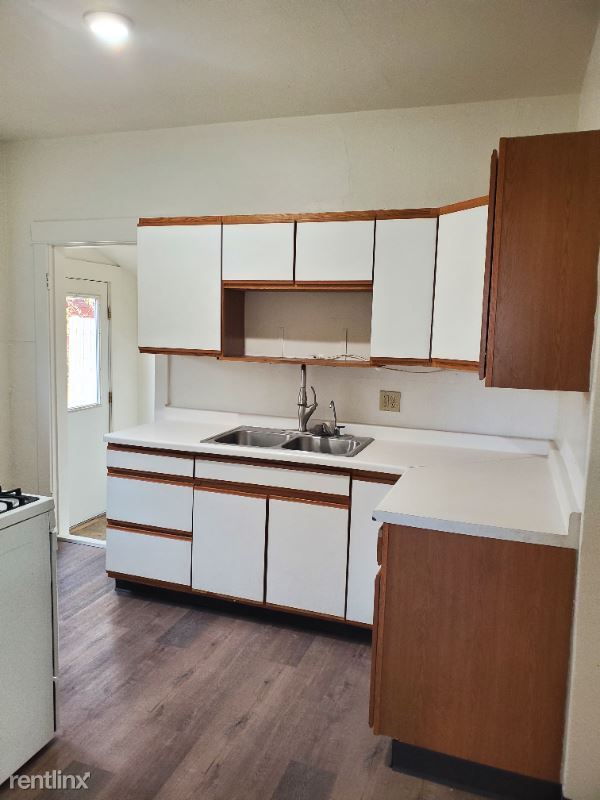 Building Photo - 3 br, 1 bath House - 218 6th Street West