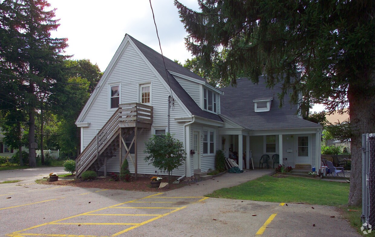Building Photo - 31 Cocasset St