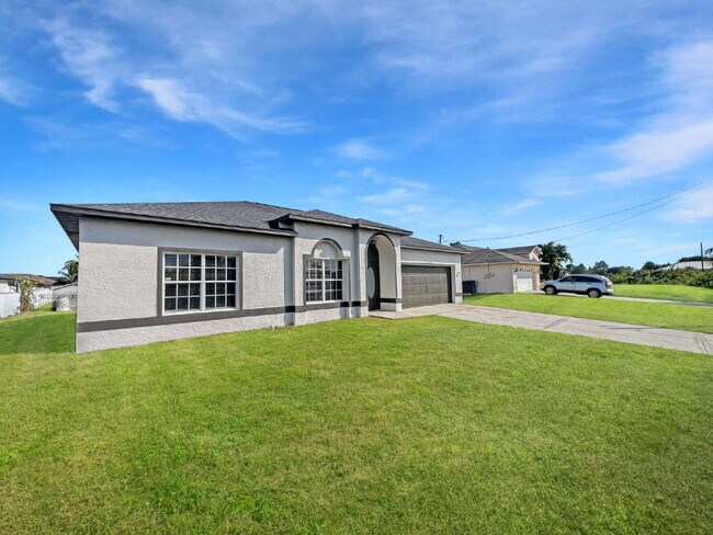 Foto del edificio - 906 Alfreda Ave