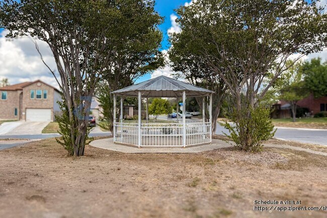 Building Photo - 5515 Champions Hill Dr