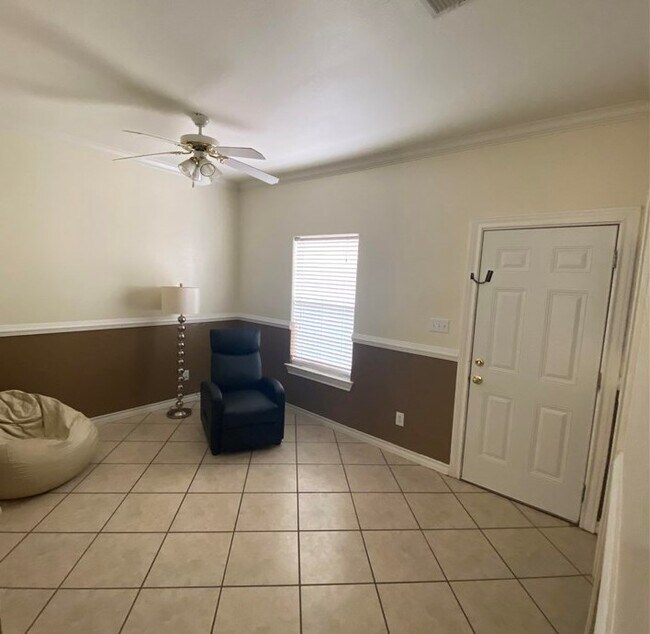 Foto del edificio - 1000 Ranchway Dr